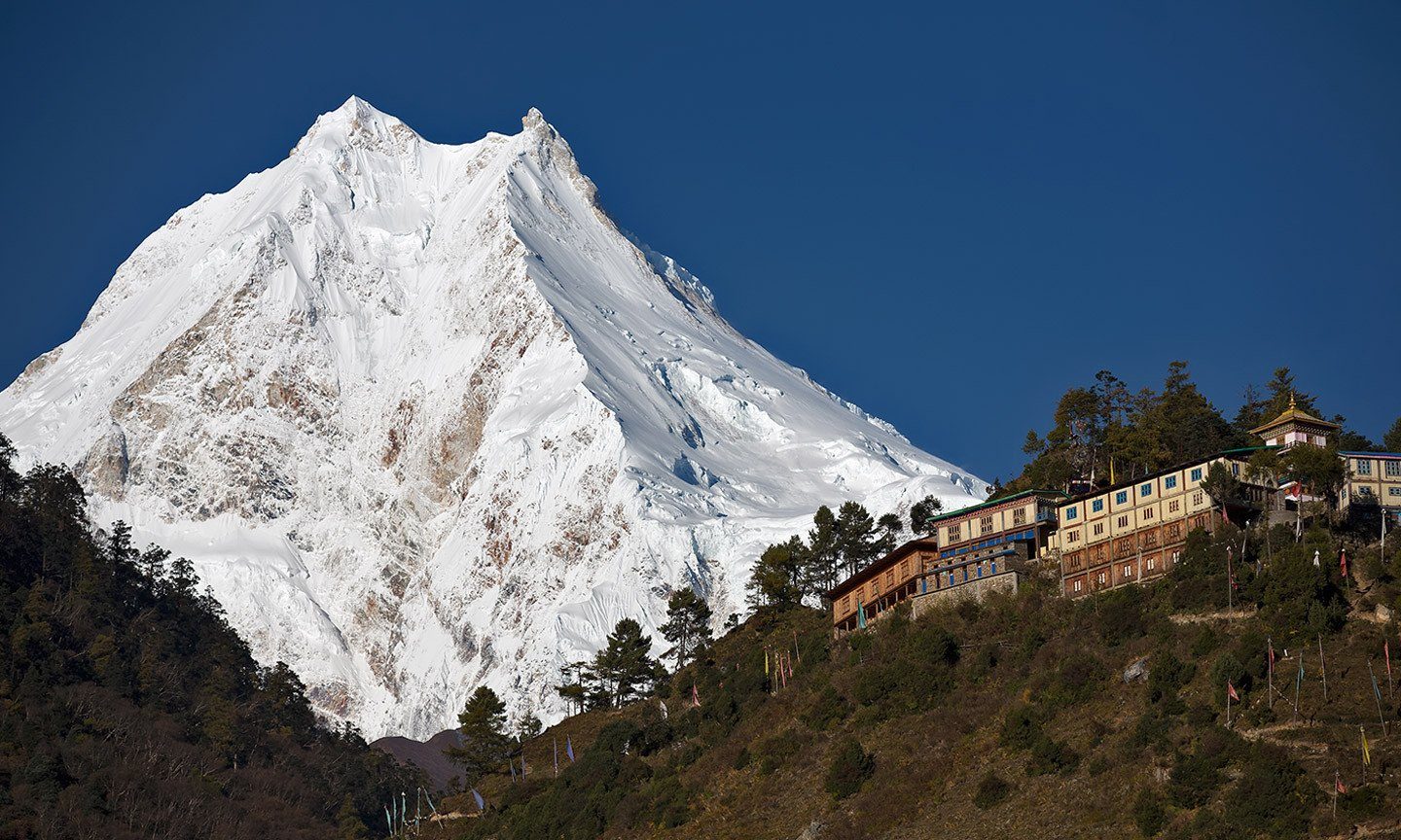 Manaslu tsum valley trek