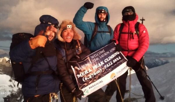 Island Peak vs Mera Peak
