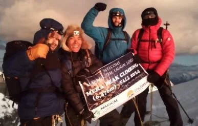 Island Peak vs Mera Peak